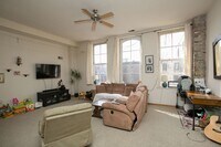 Building Photo - Charming Old City Apartments