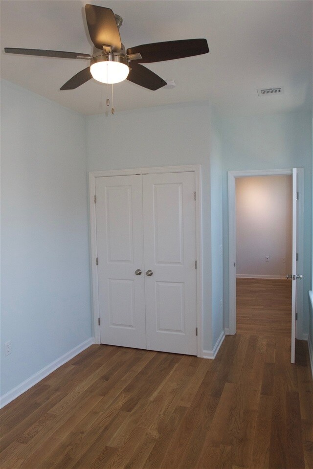 Building Photo - 106 5th St