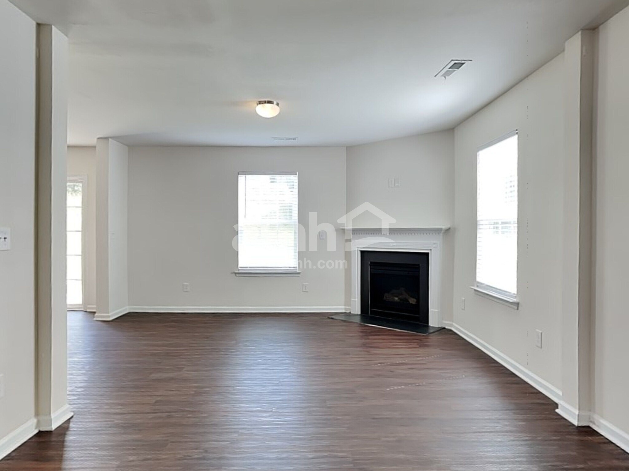 Building Photo - 4875 Old Towne Village Cir