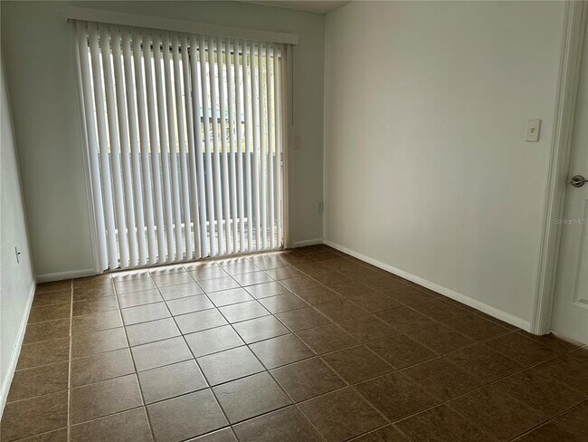 Building Photo - 946 N Lake Destiny Rd