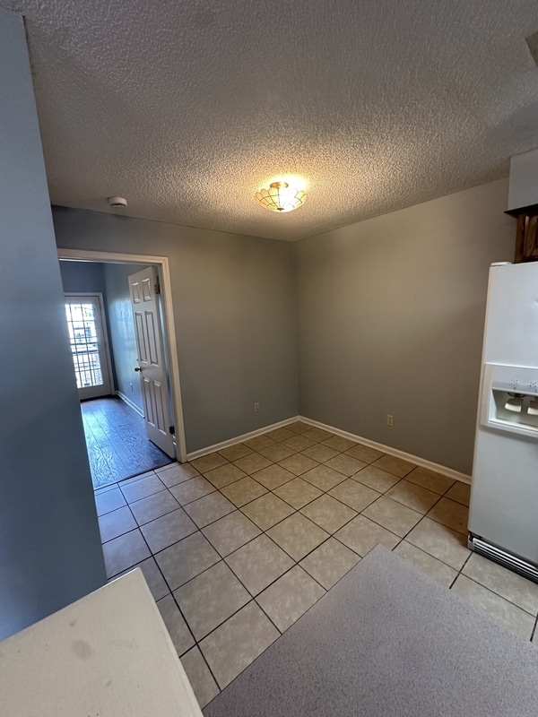 Building Photo - 8200 Town N Country Dr