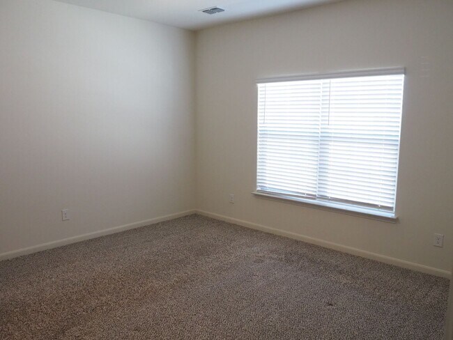 Building Photo - 13832 Musselshell Dr