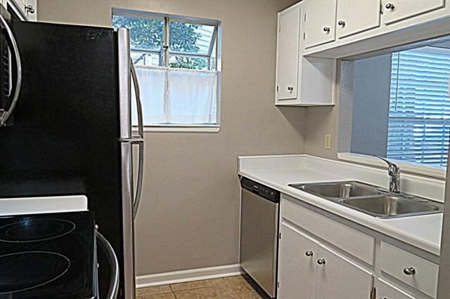 Building Photo - Beautiful 2 bed/ 2 bath townhome Located Off of Mission Road!