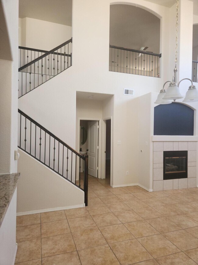 Building Photo - 2421 Falesco Rd SE