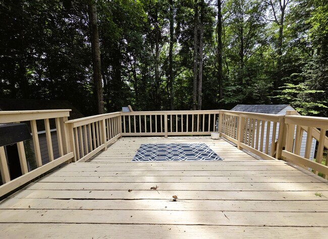 Building Photo - Well maintained 2 story home in Providence Creek Subdivision
