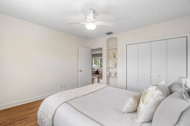 Building Photo - 518 Gardenia Terrace