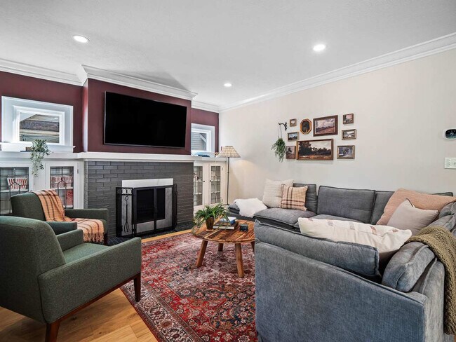 Building Photo - 18031 Larchwood Ave