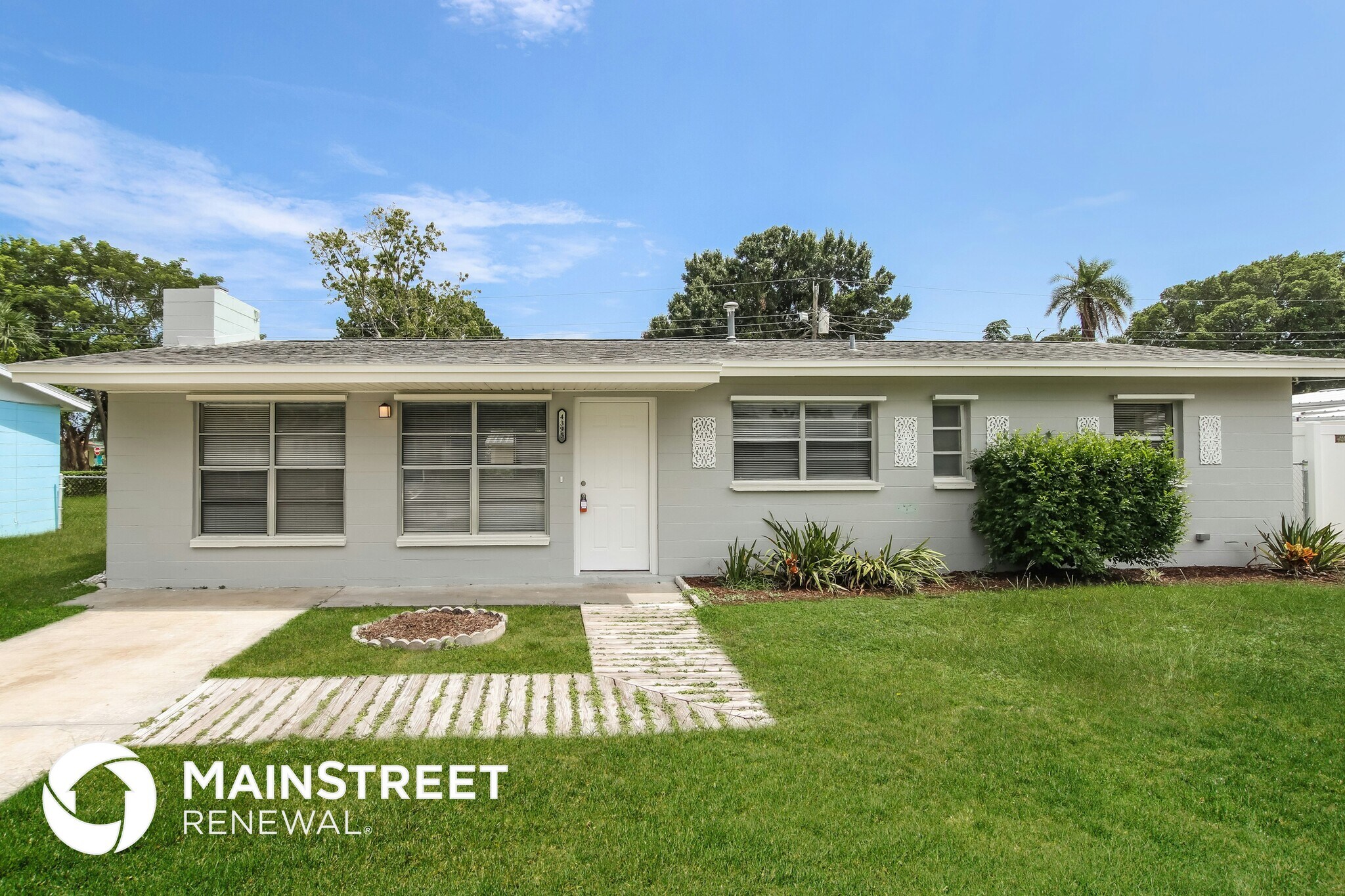 Building Photo - 4395 Sherwood Blvd