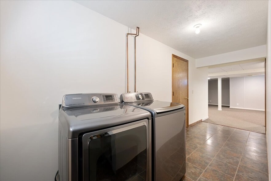 Washer/Dryer included - 12804 S 28th Ave