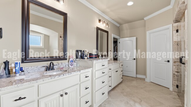 Building Photo - Owasso Executive Home for Rent (6beds/3.5baths)