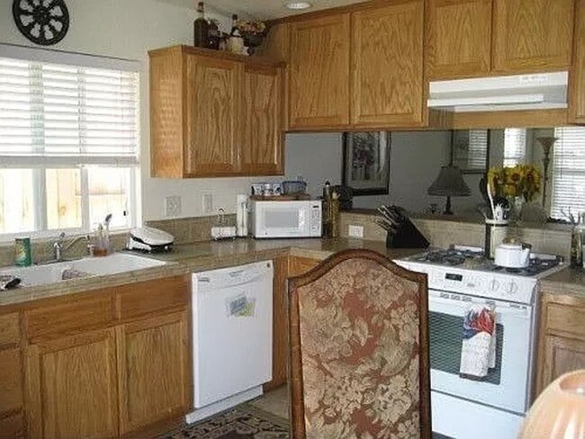 Building Photo - Lease Take Over available  - 3-bed 2-bath