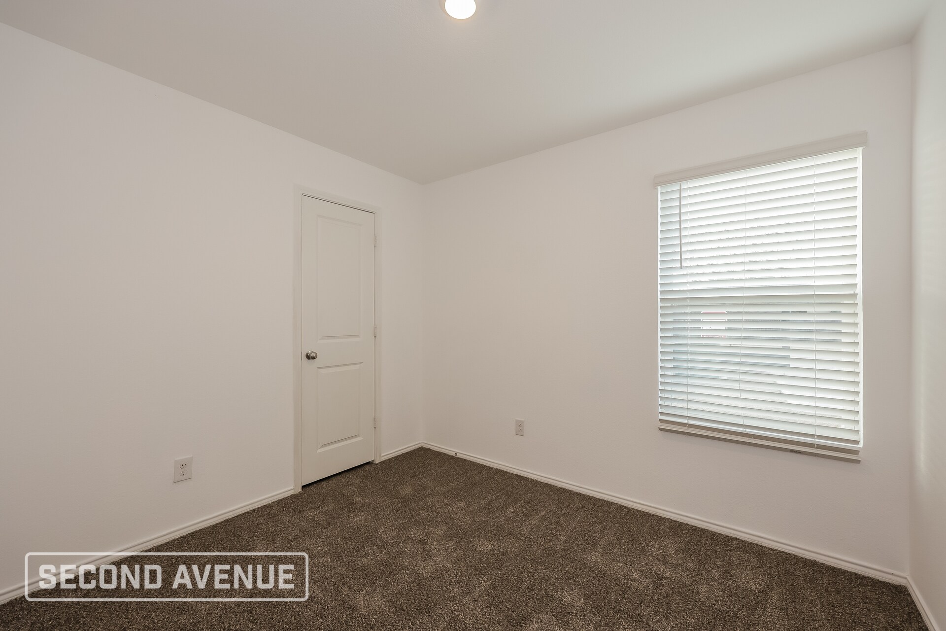 Building Photo - 8633 Cottage Crk Dr