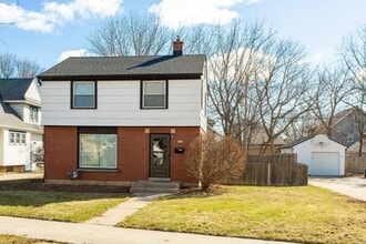 Building Photo - 2750 N 61st St