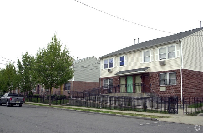 Building Photo - 1-39 Ridgewood Ave