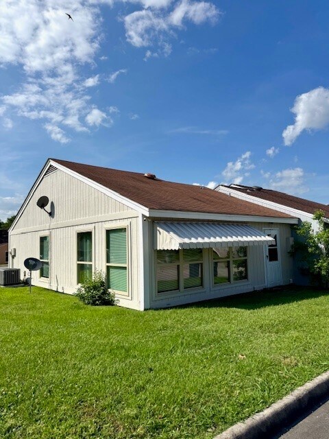 Building Photo - 49 Westwood Vlg Dr