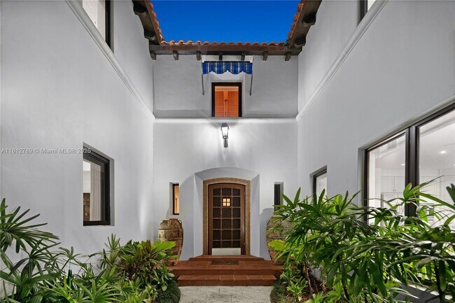 Building Photo - 56 S Hibiscus Dr