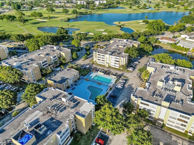 Building Photo - 6841 SW 147th Ave