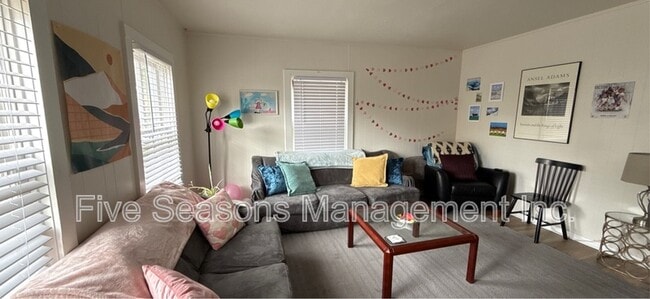 Building Photo - 48 Murray St