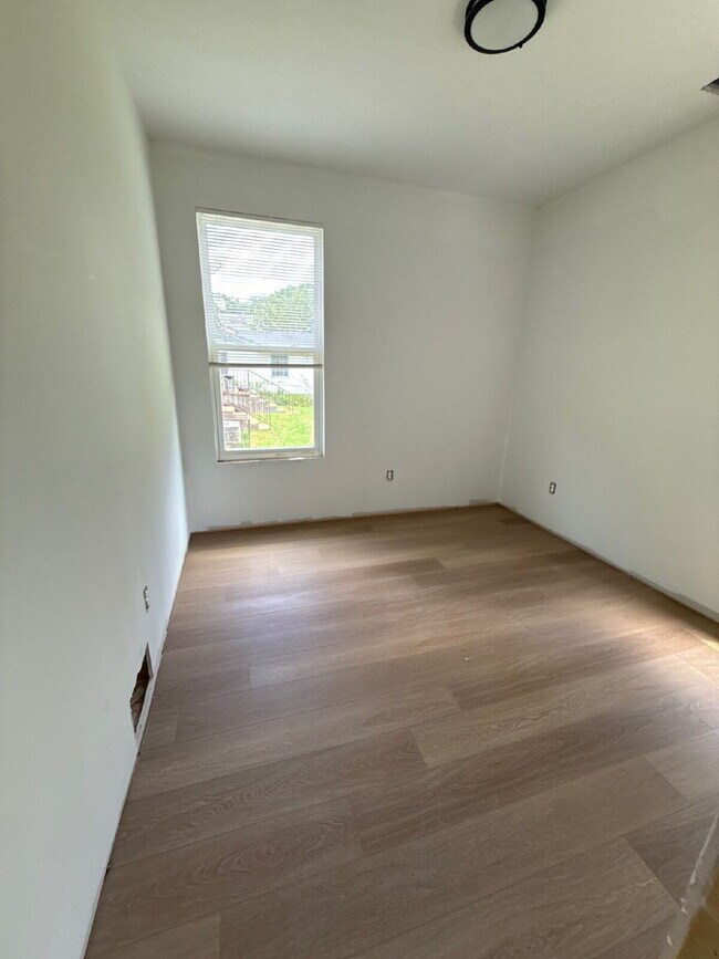 Building Photo - Fully Renovated Spacious 3BR in South Memphis – Section 8 Welcome