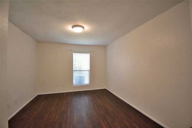 Building Photo - 18800 Egret Bay Blvd