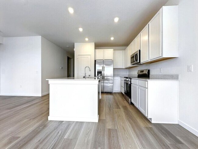 Building Photo - This property is located in a 55+ communit...