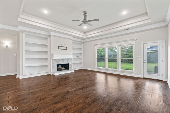 Building Photo - 619 Labarre Ln
