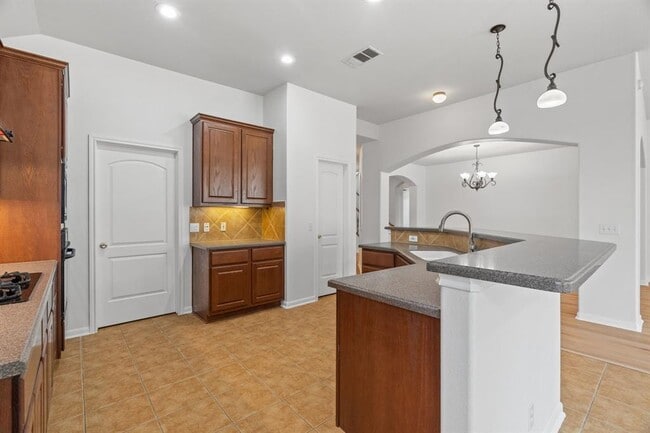 Building Photo - 209 Canterbury Dr