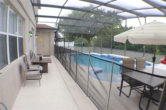 Building Photo - 645 Kettering Rd