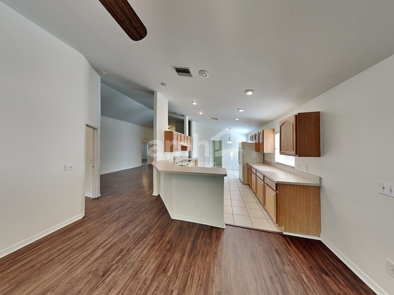 Building Photo - 15004 Shaw Rd