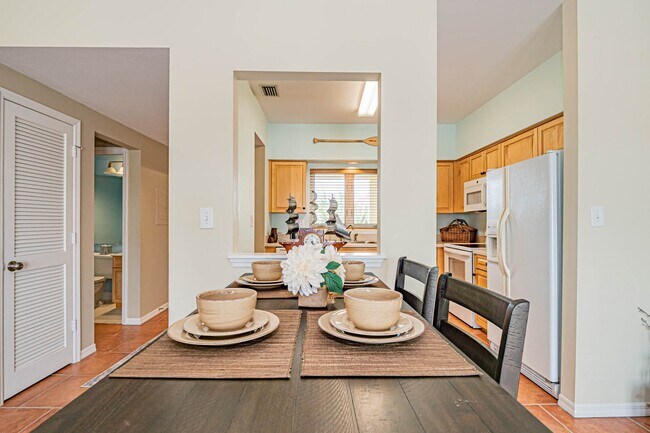 Building Photo - 5060 Harmony Cir