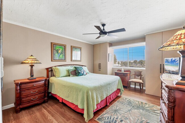 Building Photo - 761 John Ringling Blvd