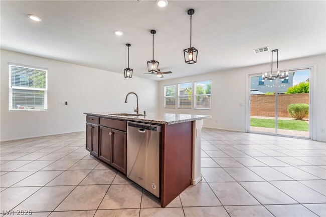 Building Photo - 5371 Boschetto St