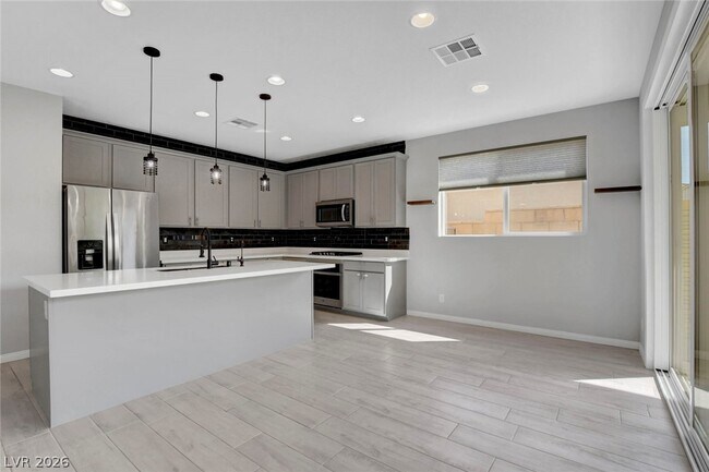 Building Photo - 8067 Tank Loop St