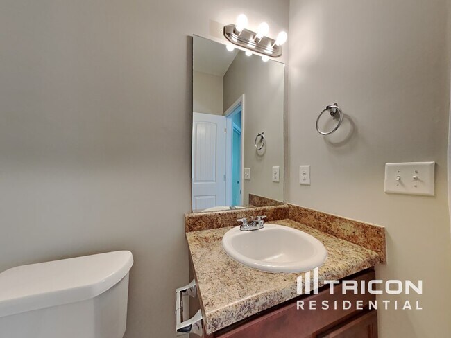 Building Photo - 124 Kings Crossing Ct