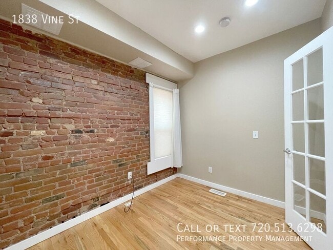Building Photo - 1838 Vine St