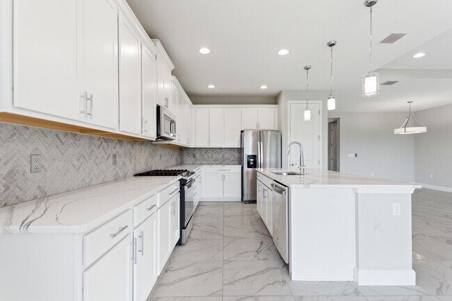 Building Photo - 1125 Victoria Hills Dr S