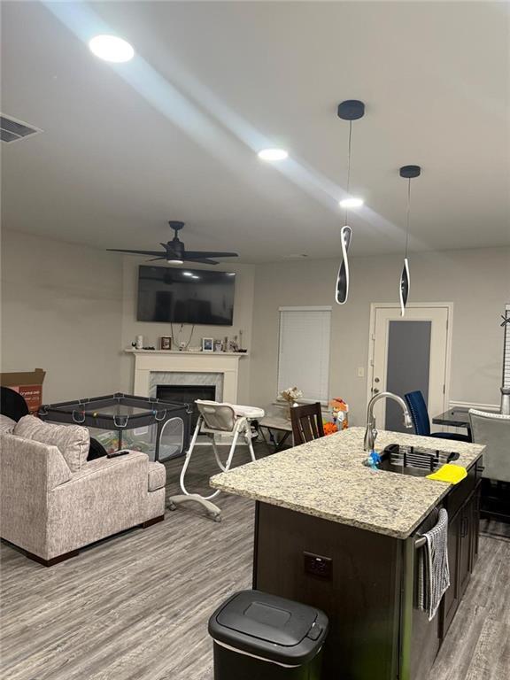 Building Photo - 1320 Sugar Glen Ct