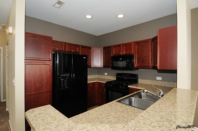 Building Photo - 2245 Aurora Dr