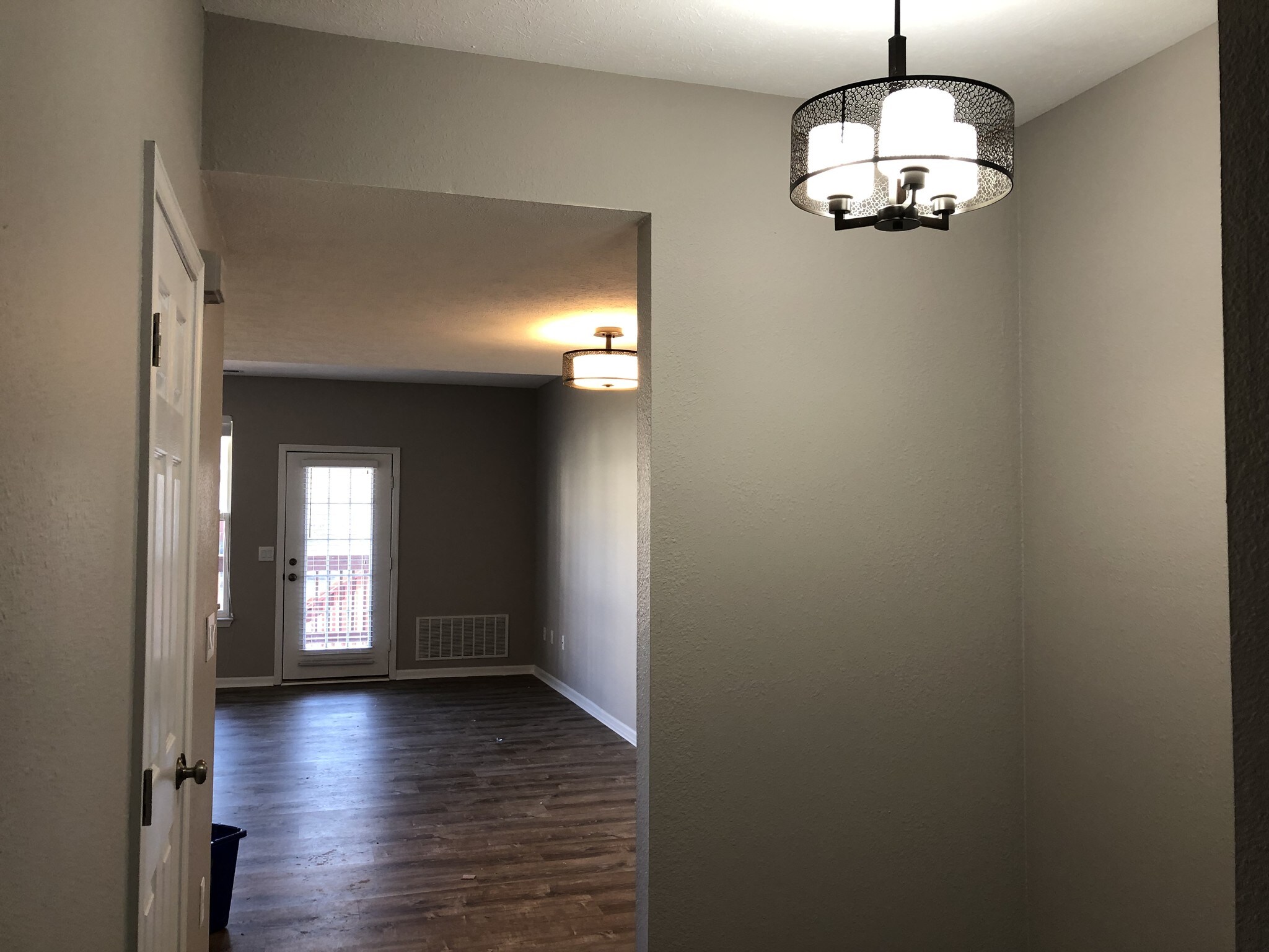 Foyer - 1483 Fox Pointe Cir