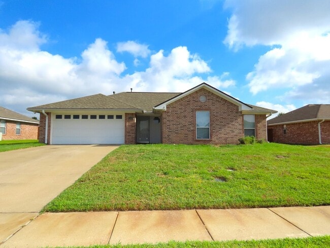 Building Photo - Gorgeous 3 Bedroom, 2 Bath Home in Flint!