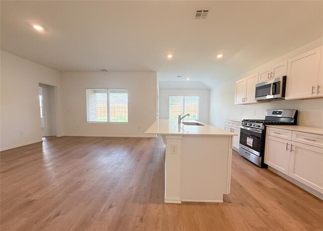 Building Photo - 16309 Harvester Dr