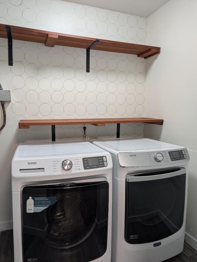 Building Photo - 8700 Doss Rd