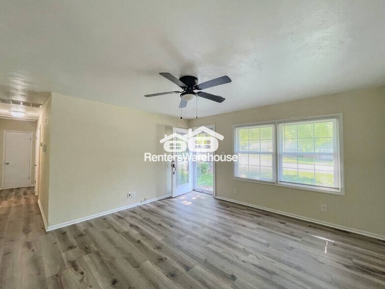 Building Photo - 3717 Cardinal Ln