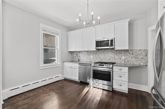 Building Photo - 40 Main St