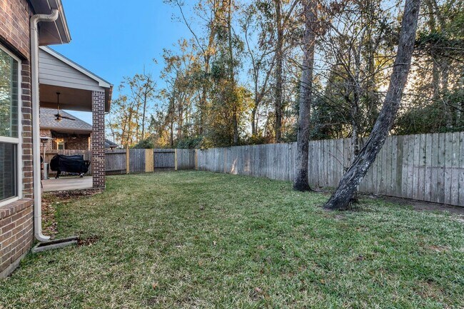 Building Photo - 18418 Hounds Lake Dr