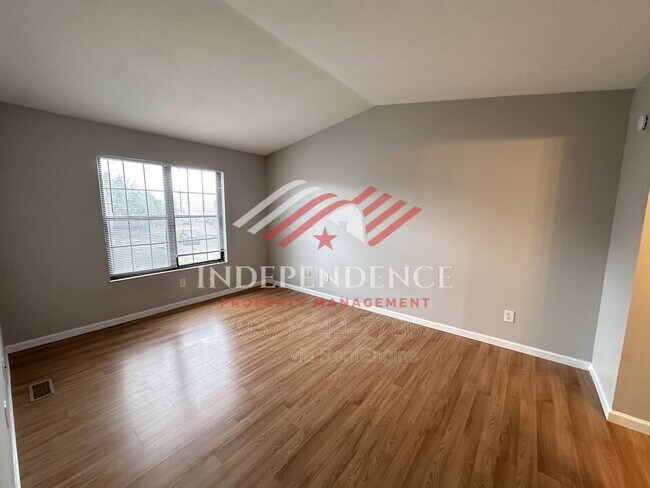 Building Photo - 2385 Fieldstone Cir