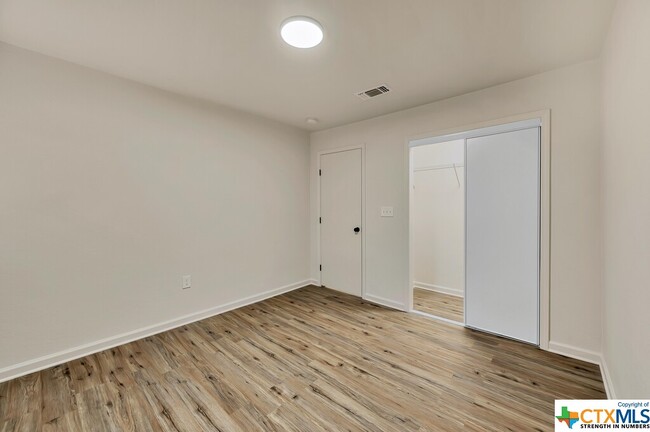 Building Photo - 3806 Buffalo Trail