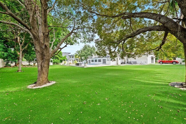 Building Photo - 13000 Old Cutler Rd