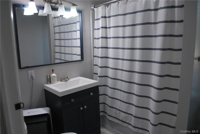 Building Photo - 249 Pine Island Turnpike