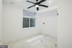 Building Photo - 2000 N Front St